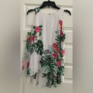 💎🔥Authentic Vince Camuto White Floral Blouse